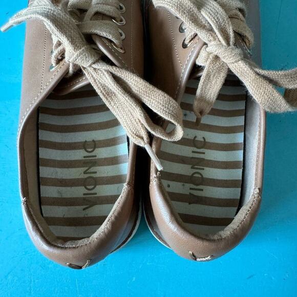 Leather Vionic Sneakers, size 6 womens - Picture 3 of 8